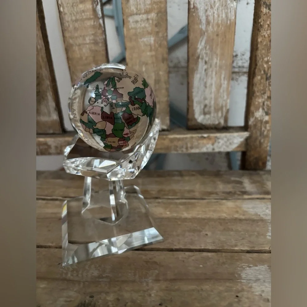 RARE CRYSTAL ETCHED WORLD GLOBE RESTING IN A CUT CRYSTAL BASE NEW!